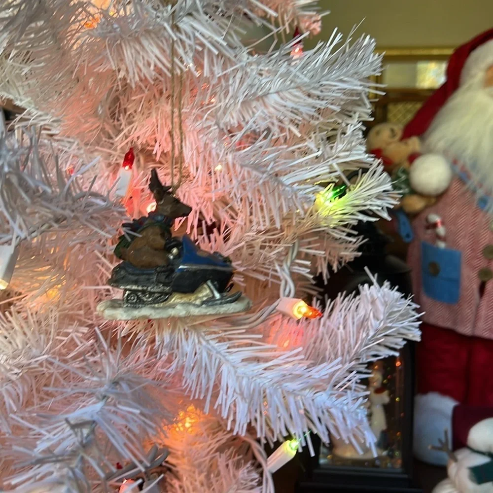 ❤️ Vintage Reindeer Snow Ski Christmas Ornament